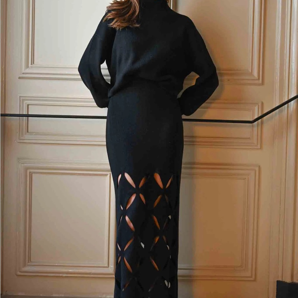 Chic Black Cut-Out Maxi Skirt